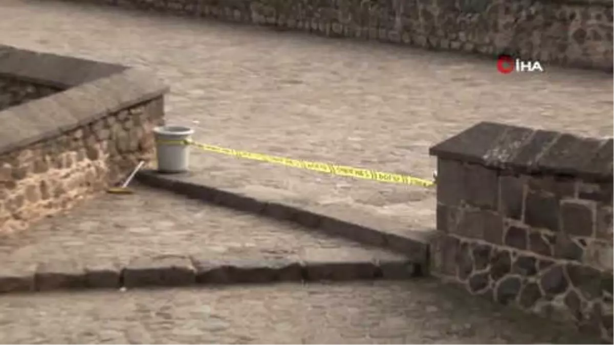 İnsanlar Fotoğraf Çekmek İçin Akın Etmeye Başlayınca On Gözlü Köprü Kapatıldı
