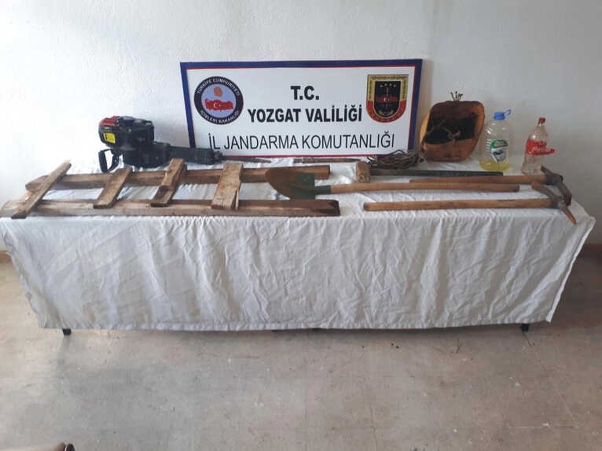 Kaçak Kazı Yapan Şüpheliyi Ayak İzleri Ele Verdi