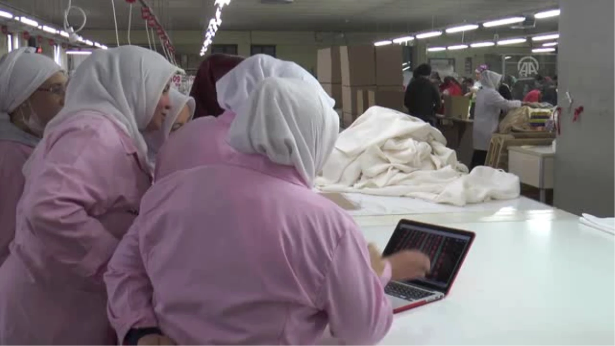 Kadın İşçiler, Anadolu Ajansının "Yılın Fotoğrafları" Oylamasına Katıldı