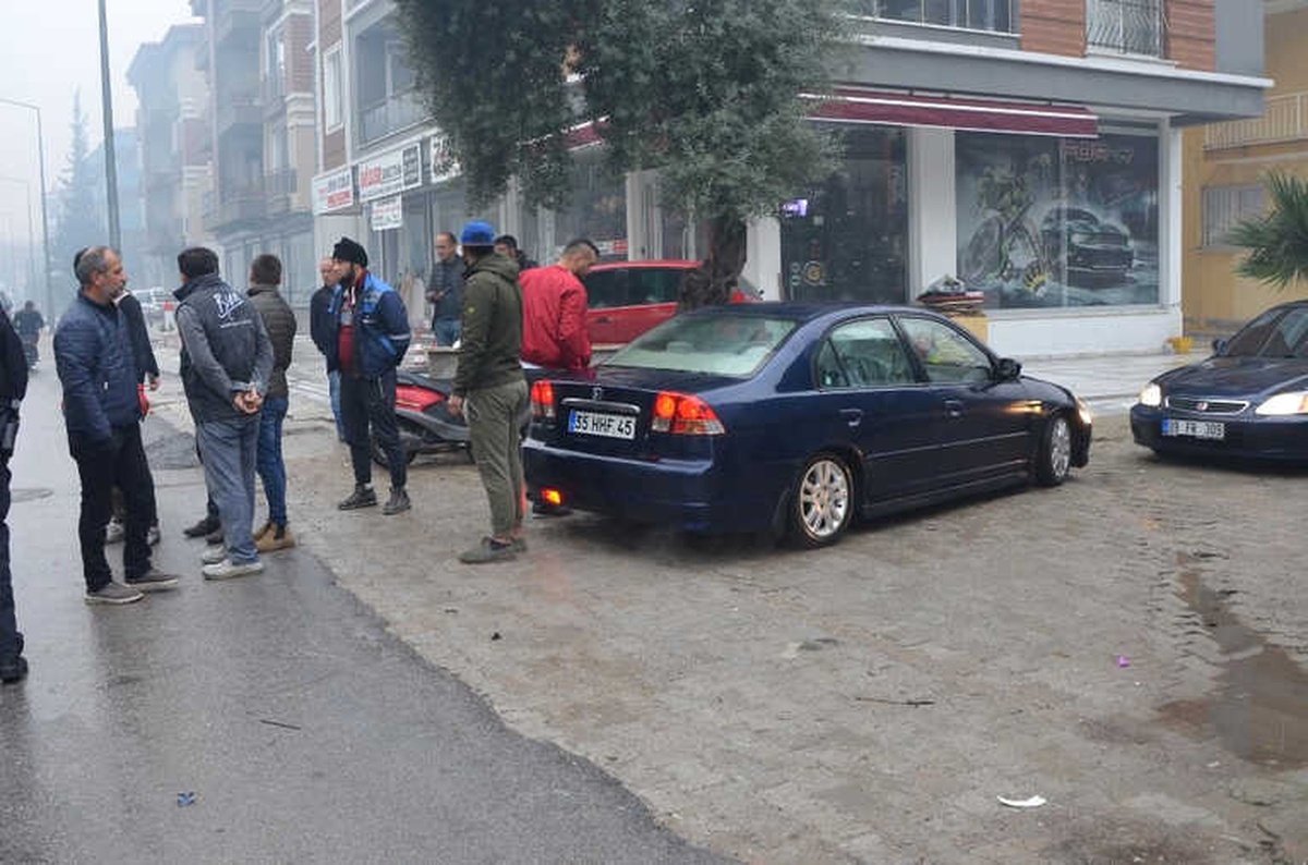 Milas\'ta Otomobille Motosiklet Çarpıştı; 1 Yaralı