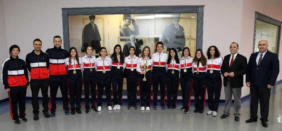 Sanko Okullarının Basket Takımı 6 Yıldır Gaziantep Şampiyonu Oluyor