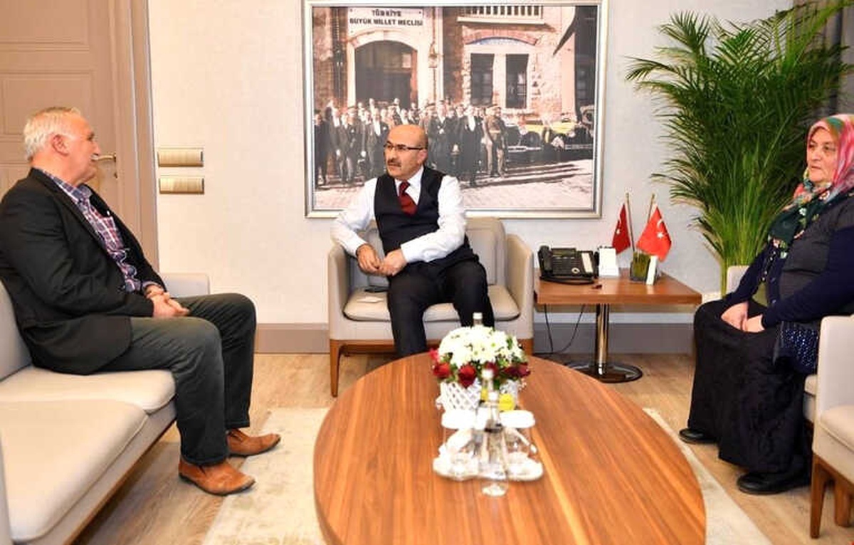 Şehit Aileleri Vali Mahmut Demirtaş\'ı Ziyaret Etti