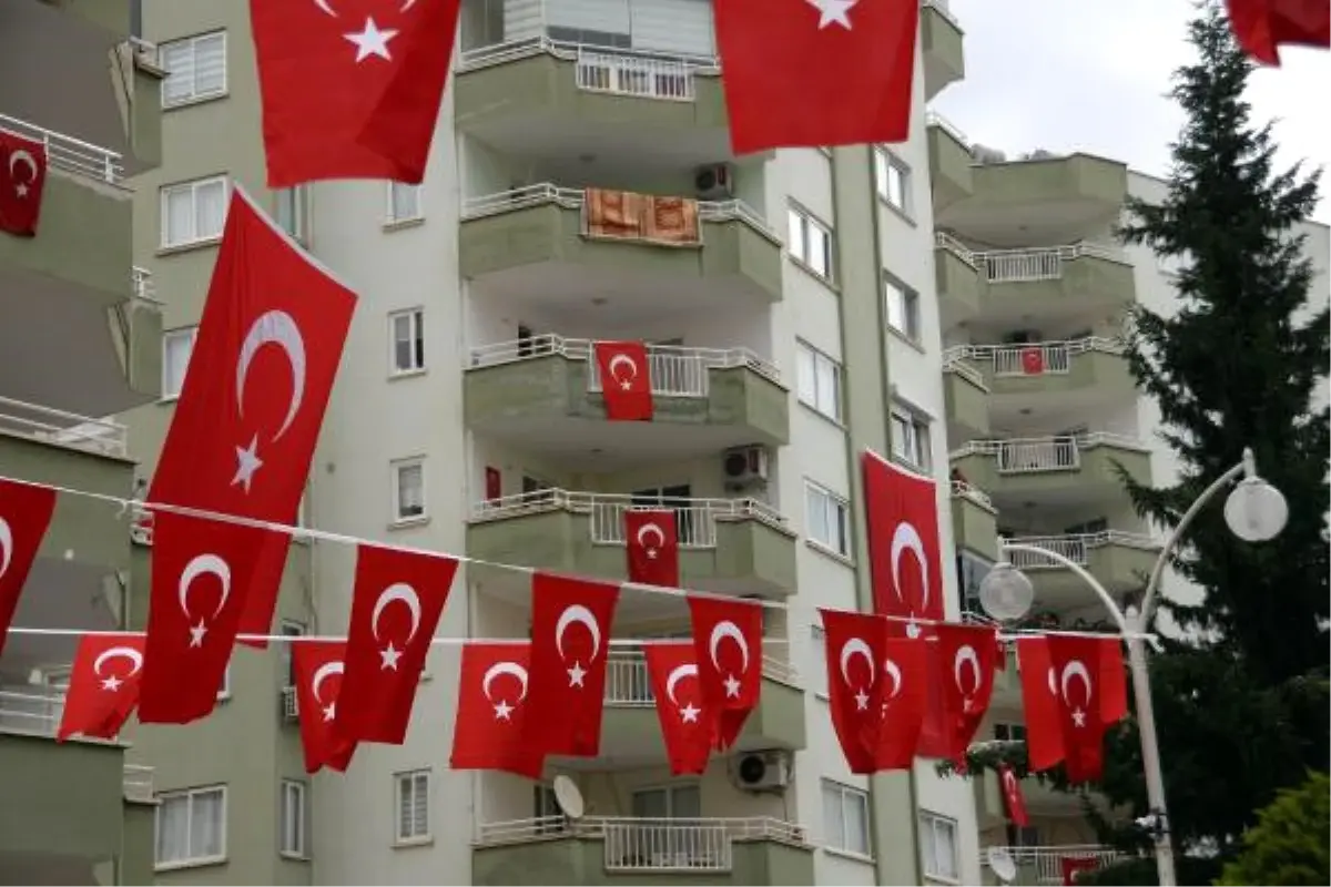 Şehit Polisin Oğlu, Acı Haberi Birliğinde Almış