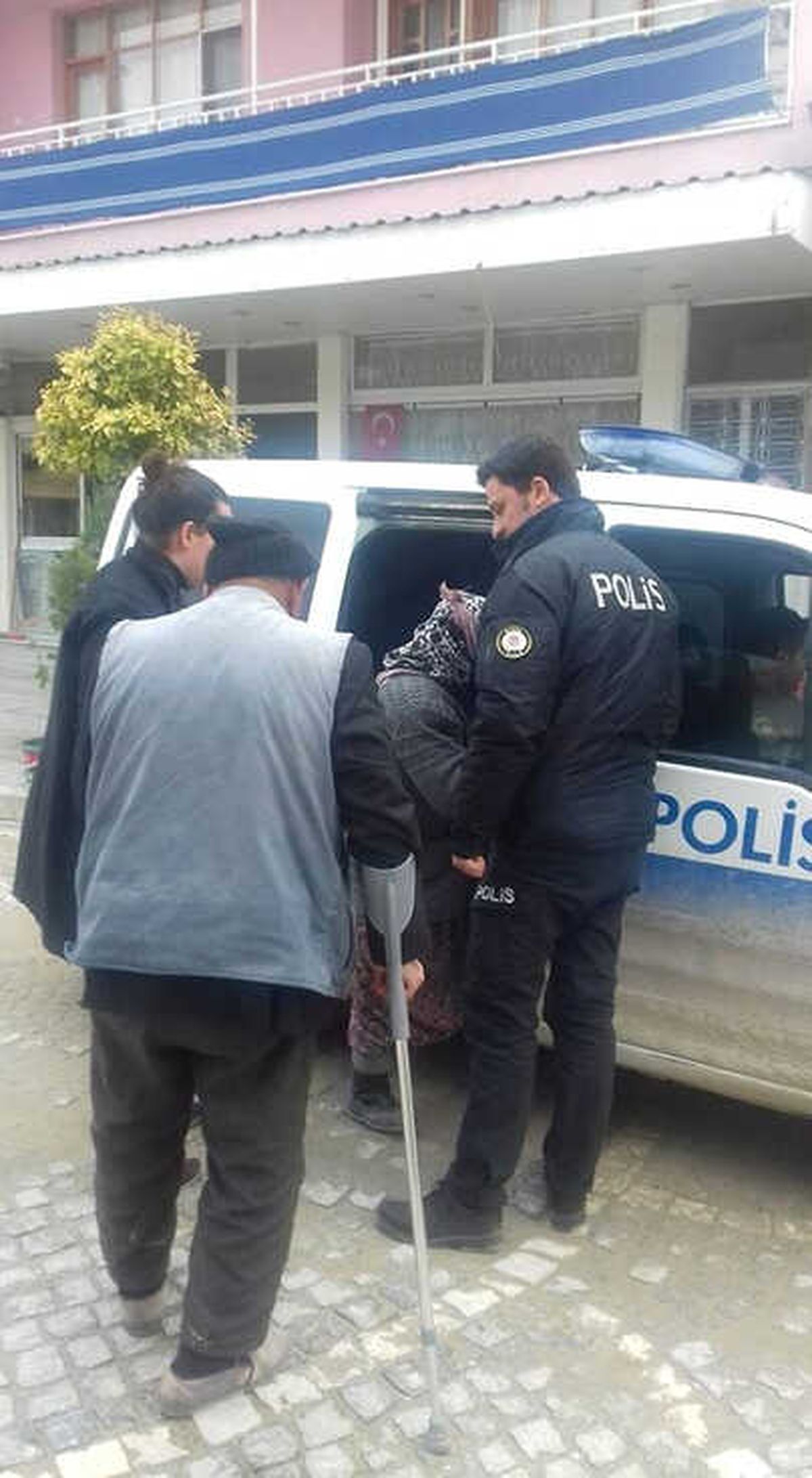 Selendi Polisinden Örnek Davranış