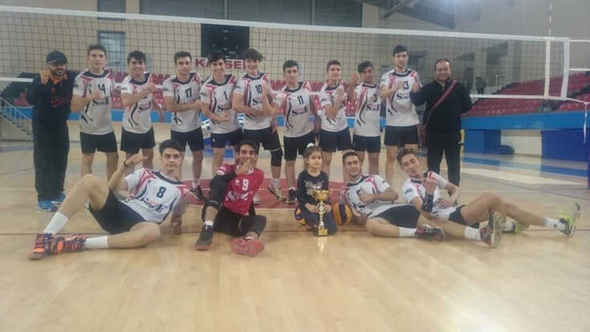 Simge Elektronik Sahabiyespor Set Vermeden Şampiyon Oldu