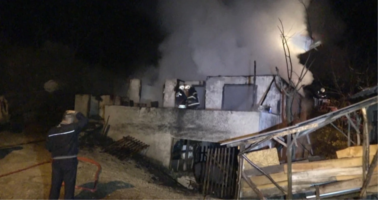 Düzce\'de Bir Evde Çıkan Yangında 3 Çocuk Hayatını Kaybetti