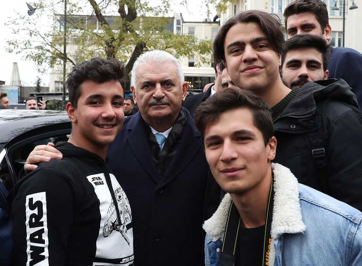 TBMM Başkanı Yıldırım, Cuma Namazını Ortaköy Camii\'nde Kıldı