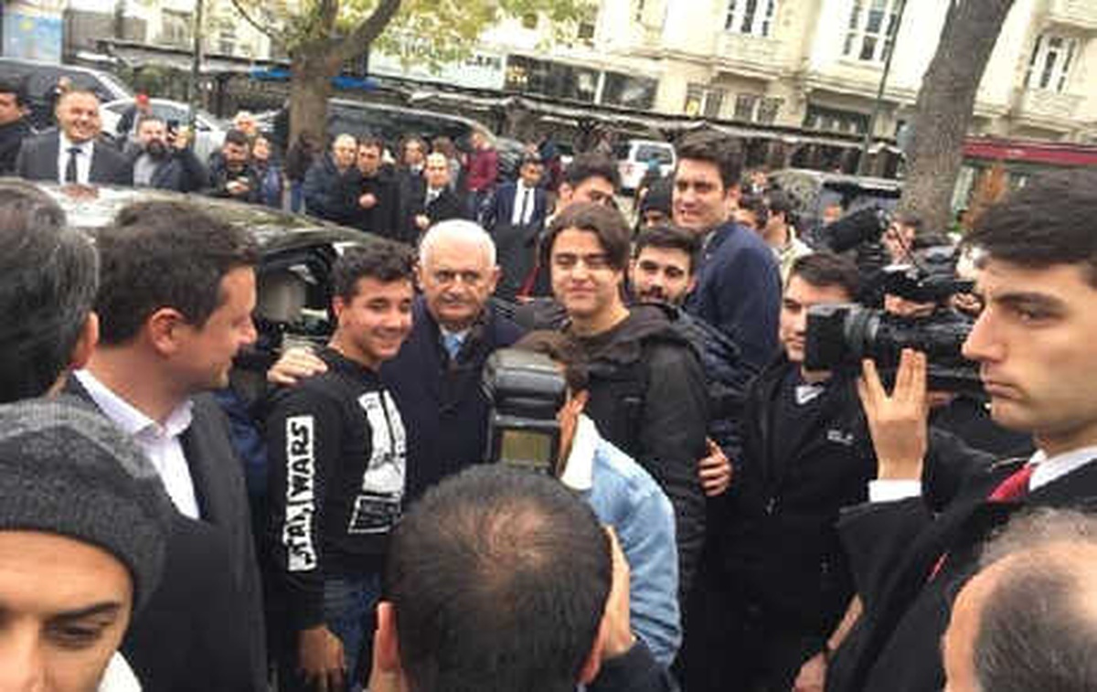 TBMM Başkanı Yıldırım Kafede Vatandaşlarla Sohbet Etti