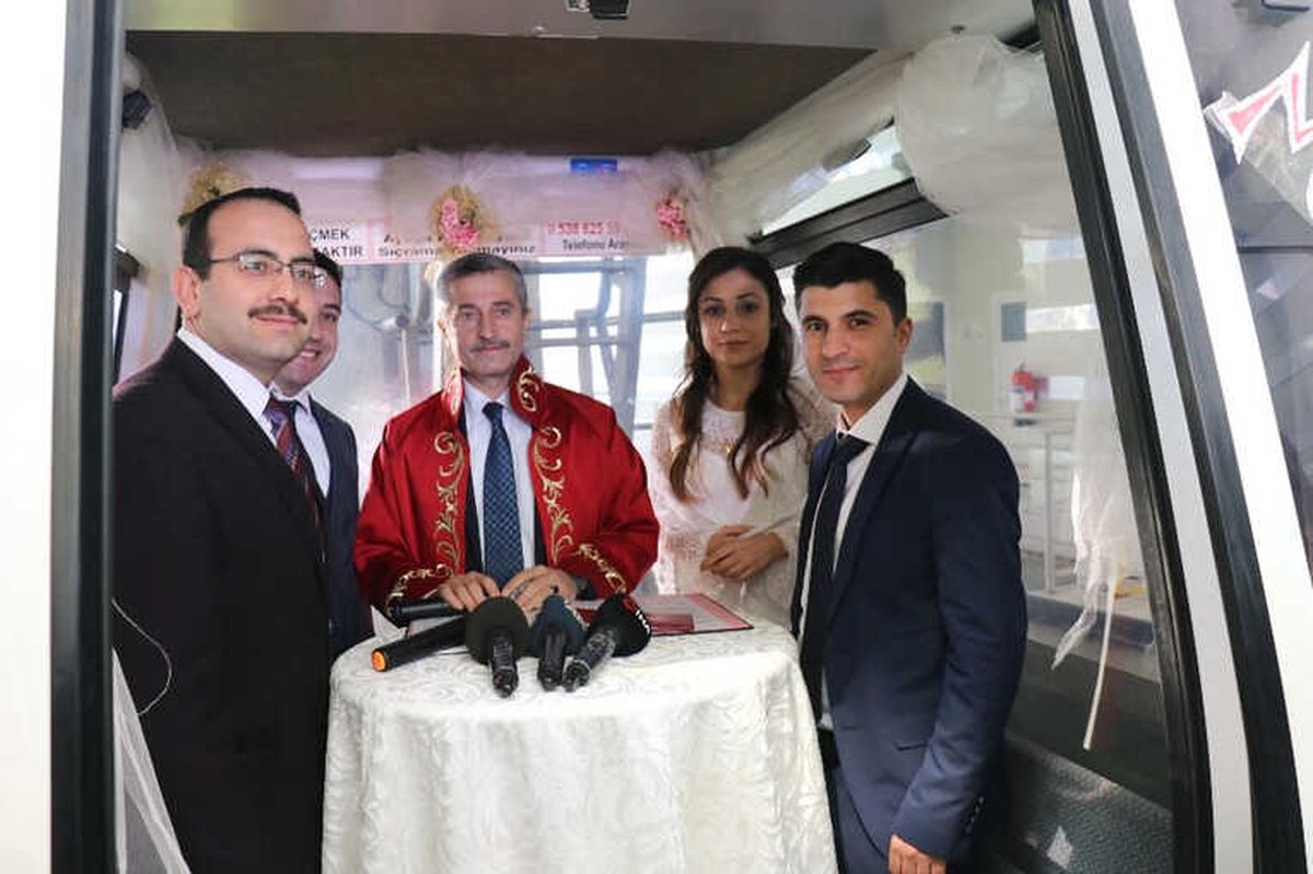 Teleferikte Kıyılan Nikahla Mutluluğa Adım Attılar
