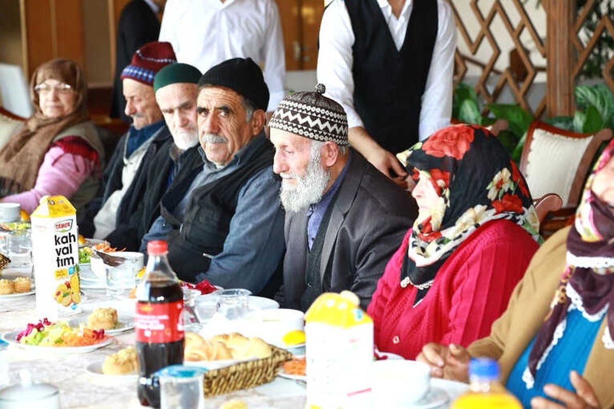 Ümraniye Belediyesinde Yaşlı ve Bakıma Muhtaç Vatandaşlara Yardım Eli