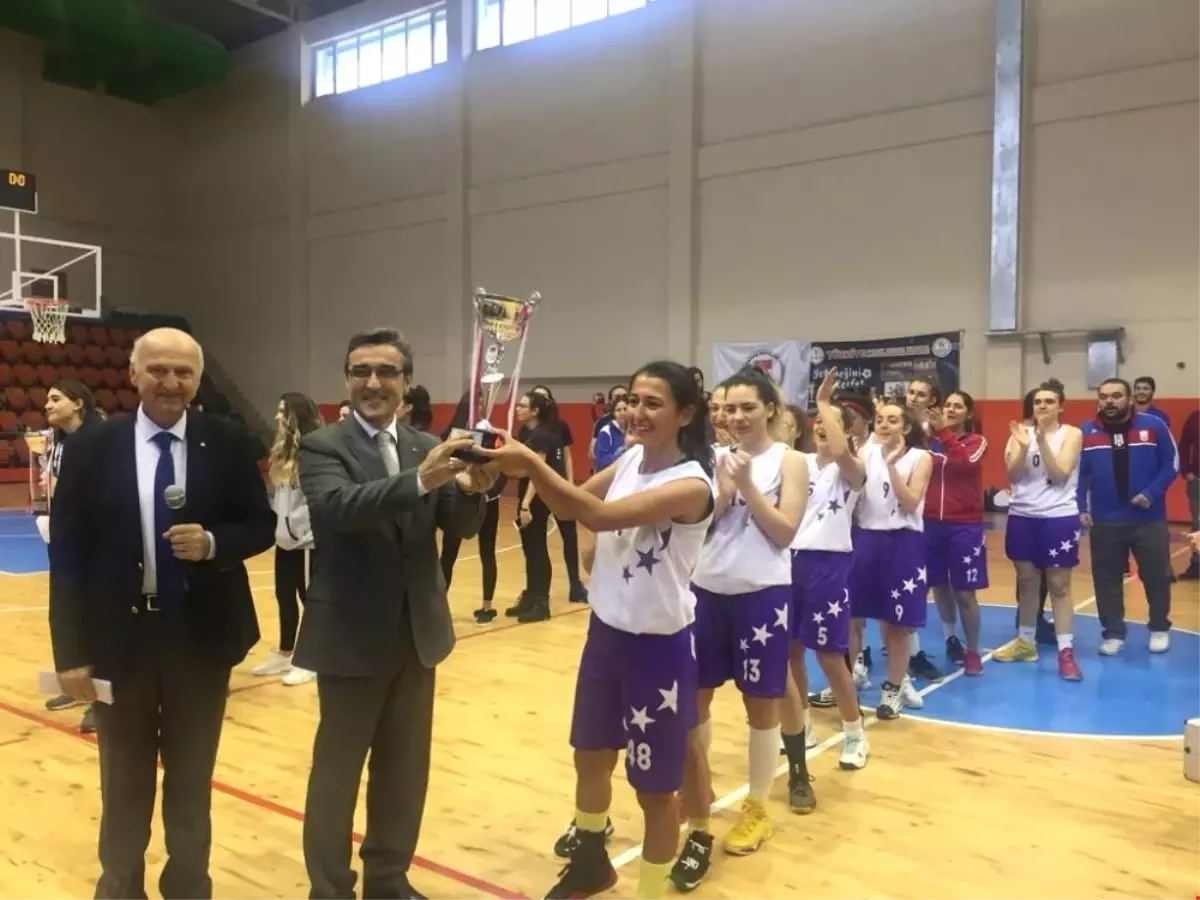 Üniversitelerarası Basketbol Ligi\'nde Birinci Lige Yükselen Takımlar Belli Oldu