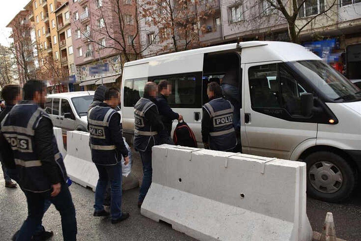 Uşak\'ta Fetö/pdy Operasyonu