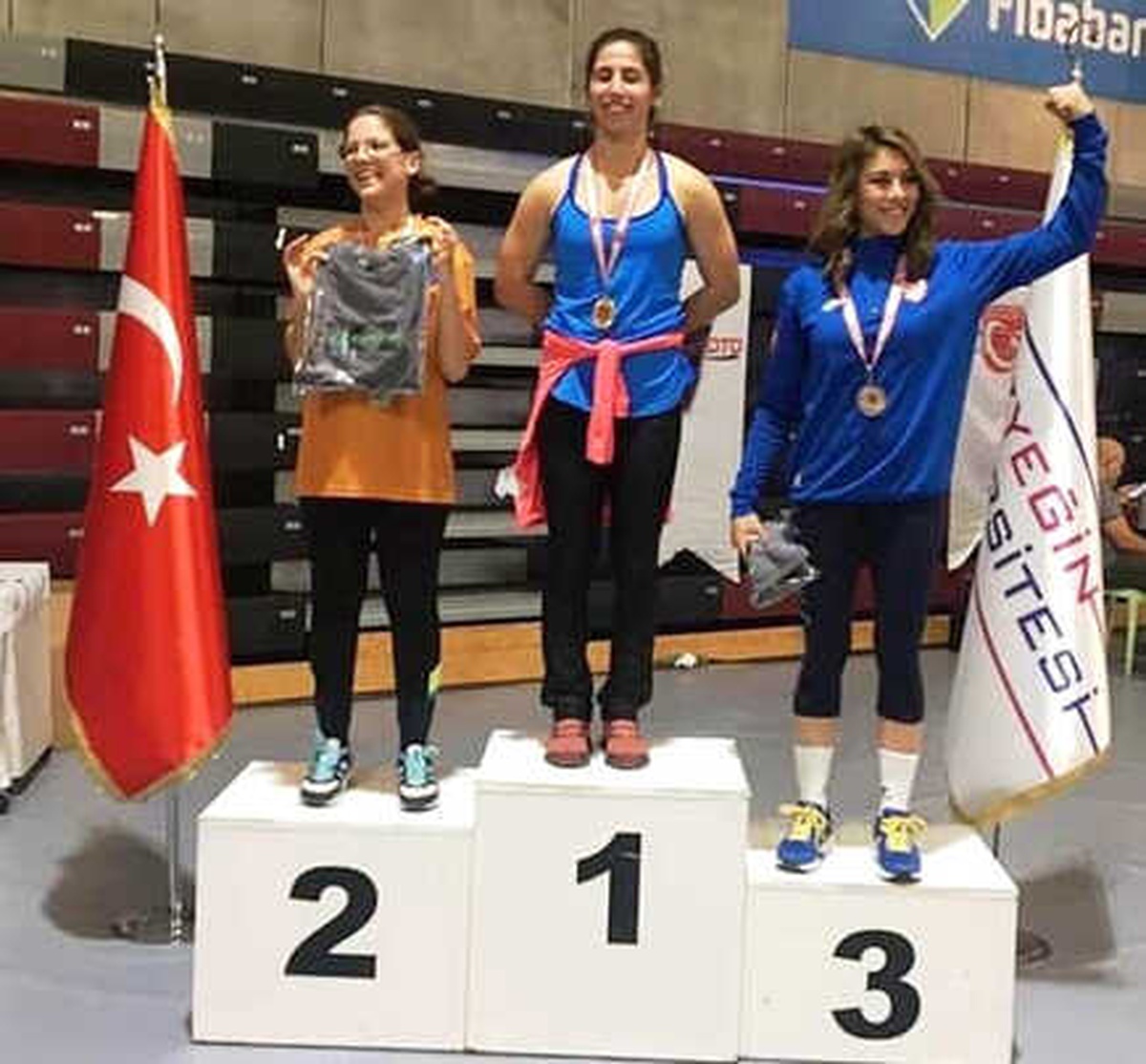 Uzungündeş, Salon Kürek Şampiyonasında Bronz Madalya Kazandı