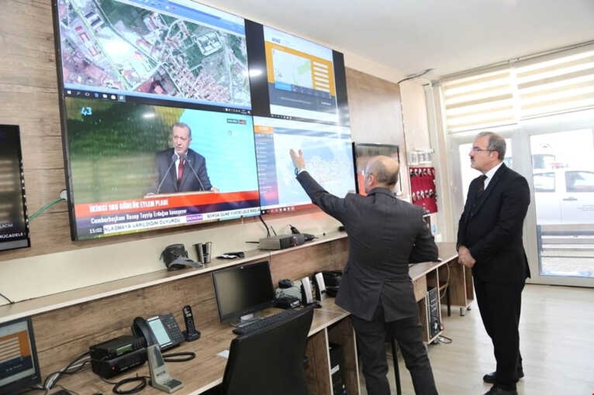 Vali Toraman\'dan Afad ve Vakıflar Bölge Müdürlüğü\'ne Ziyaret
