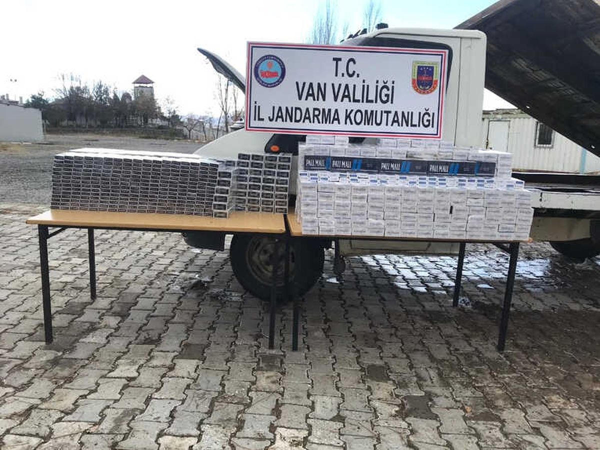 Van\'da 24 Bin 690 Paket Kaçak Sigara Ele Geçirildi