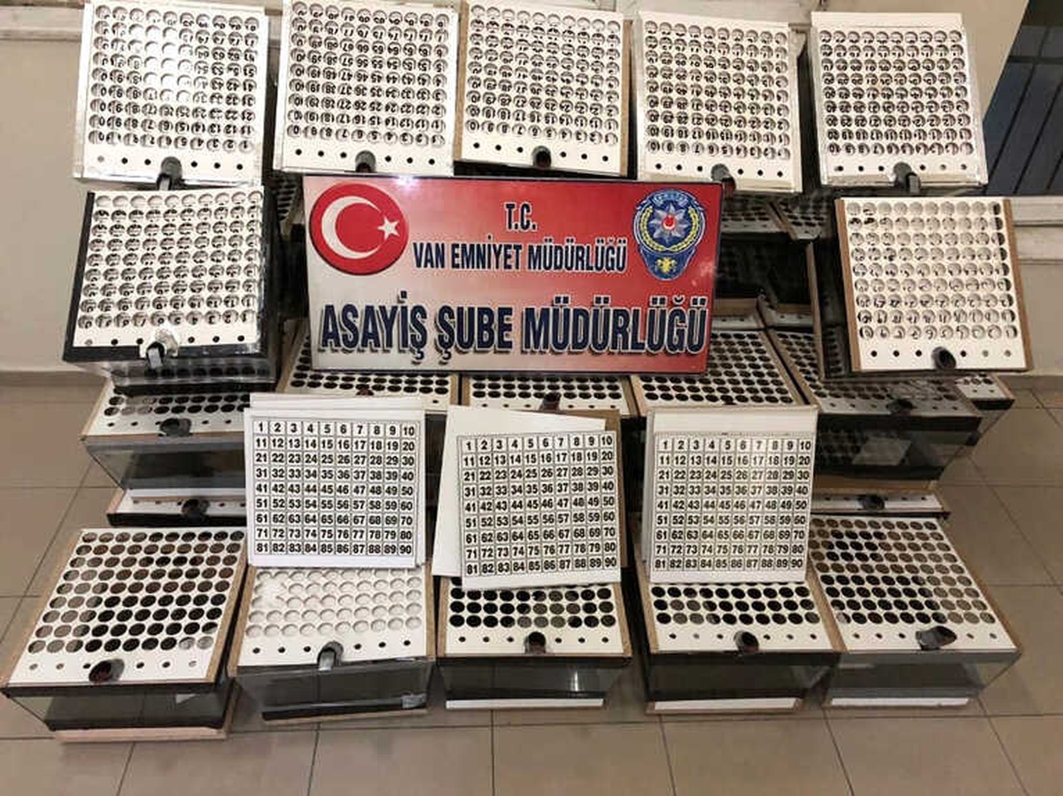 Van\'da 38 Adet Tombala Makinesi Ele Geçirildi