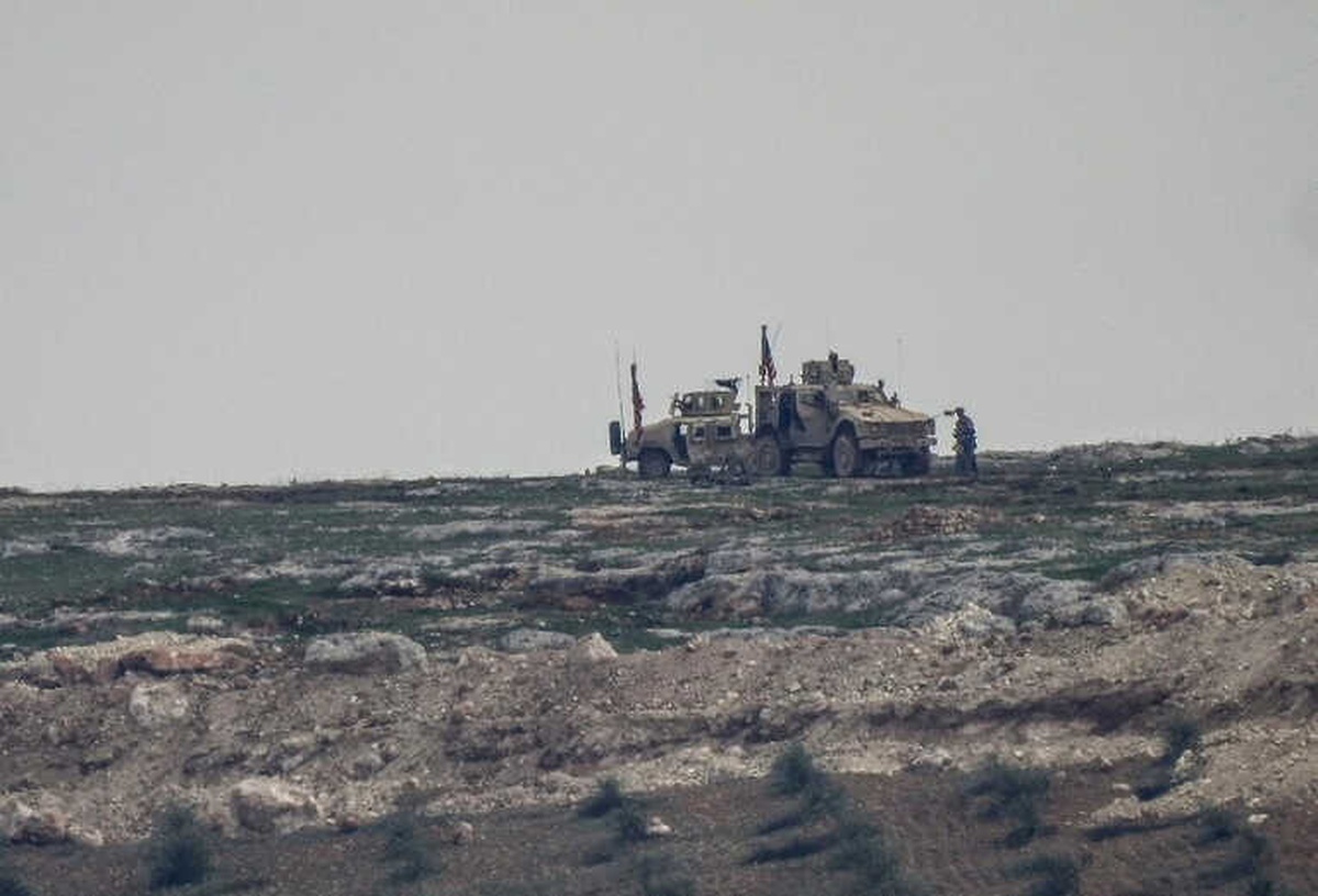 ABD Askerleri Nöbet Tuttu, Ypg\'liler Hendek Kazdı