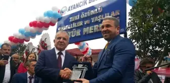 Ayancık'ta Engelliler ve Yaşlılar Yaşam Merkezi Açıldı