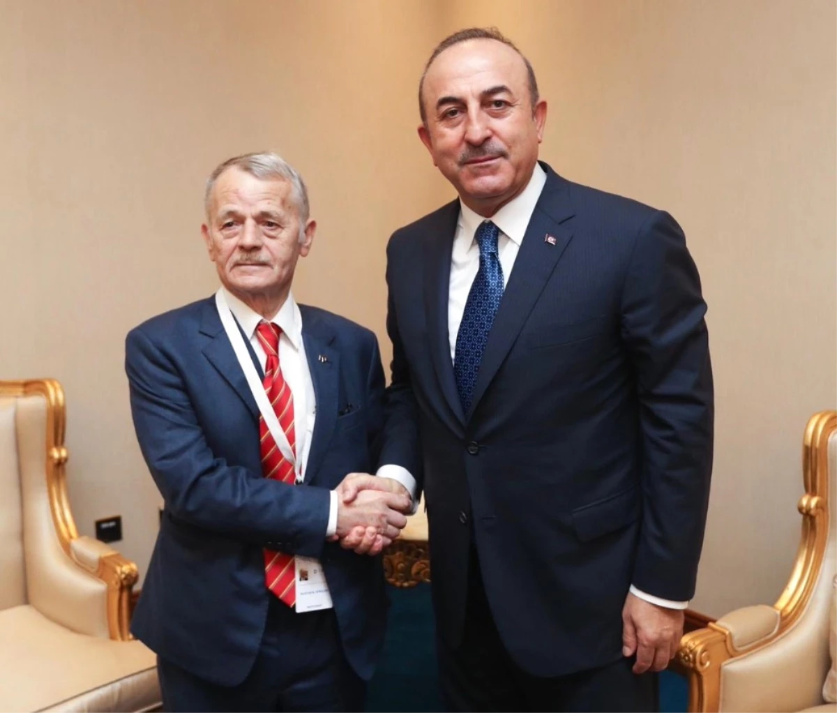 Bakan Çavuşoğlu Ukrayna Milletvekili Kırımoğlu ile Görüştü