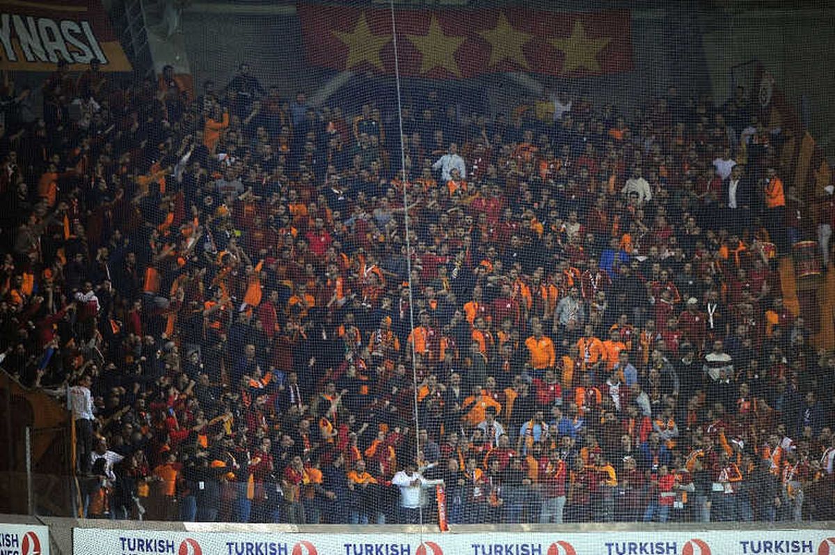 Başakşehir-Galatasaray Maçını 6 Bin 659 Seyirci İzledi
