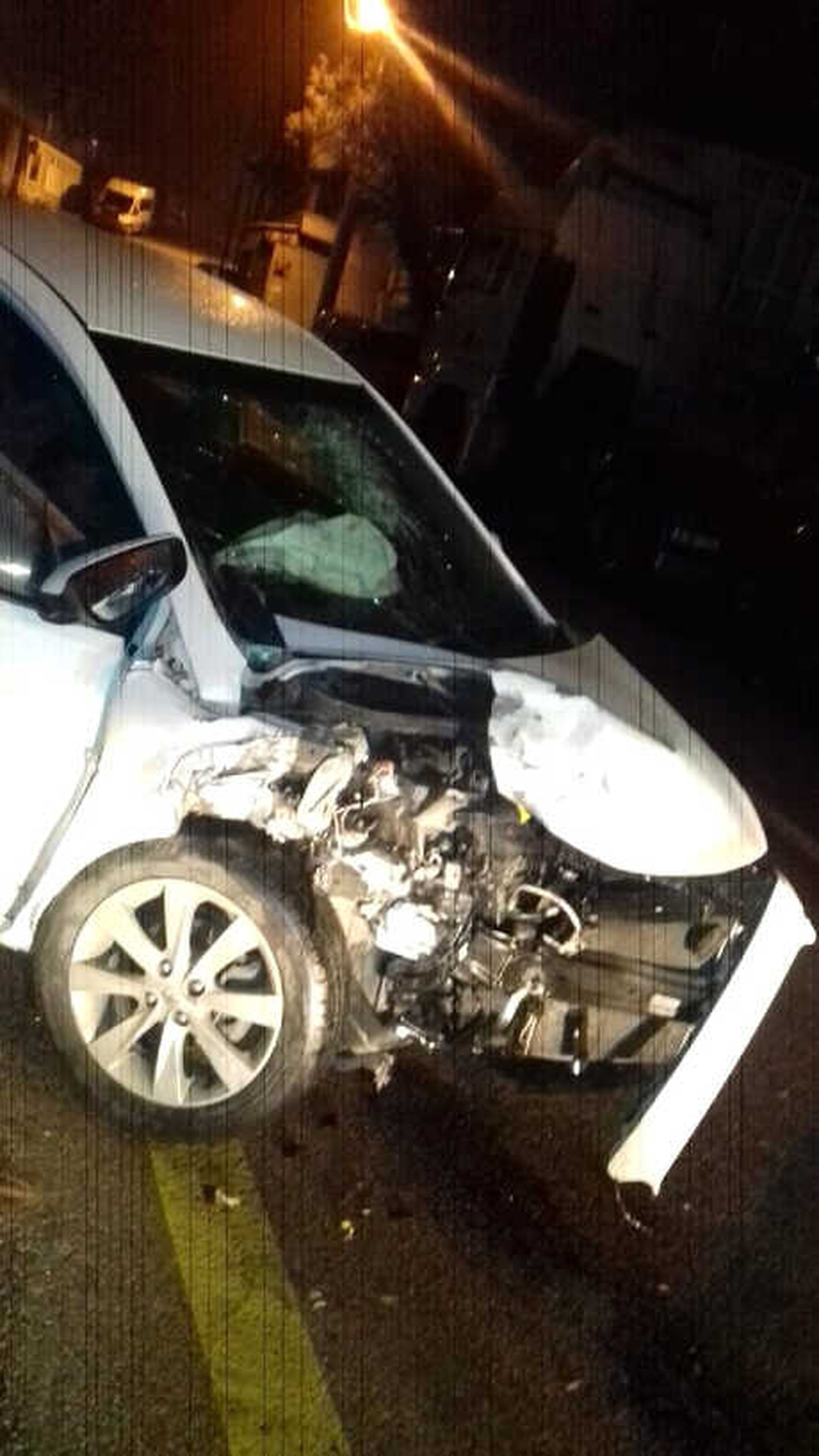 Çekiciye Çarpan Otomobilin Sürücüsü Yaralandı