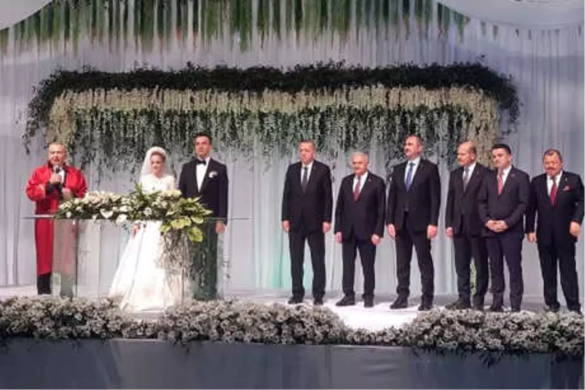 Cumhurbaşkanı Erdoğan, Nikah Şahidi Oldu