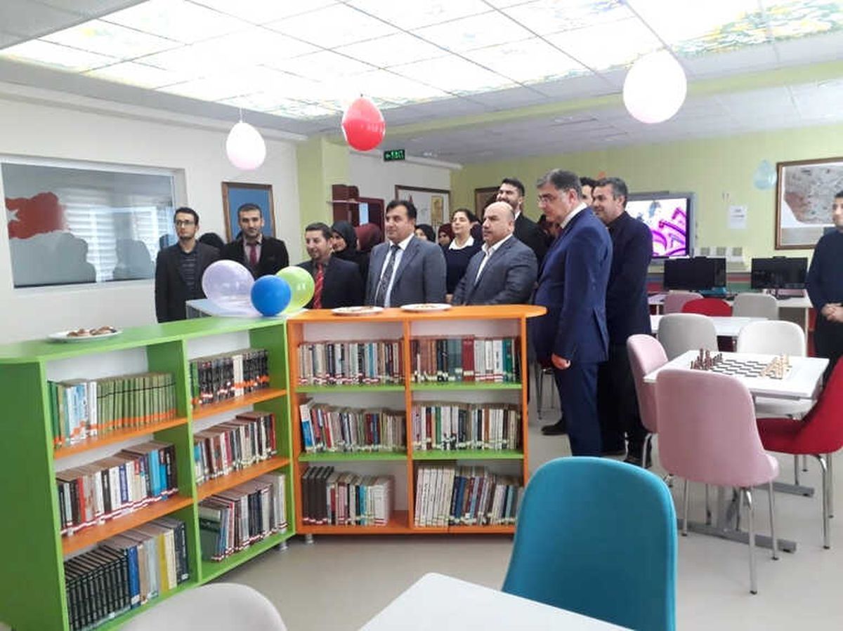 Gerger İlçesinde "Z" Kütüphane Açıldı