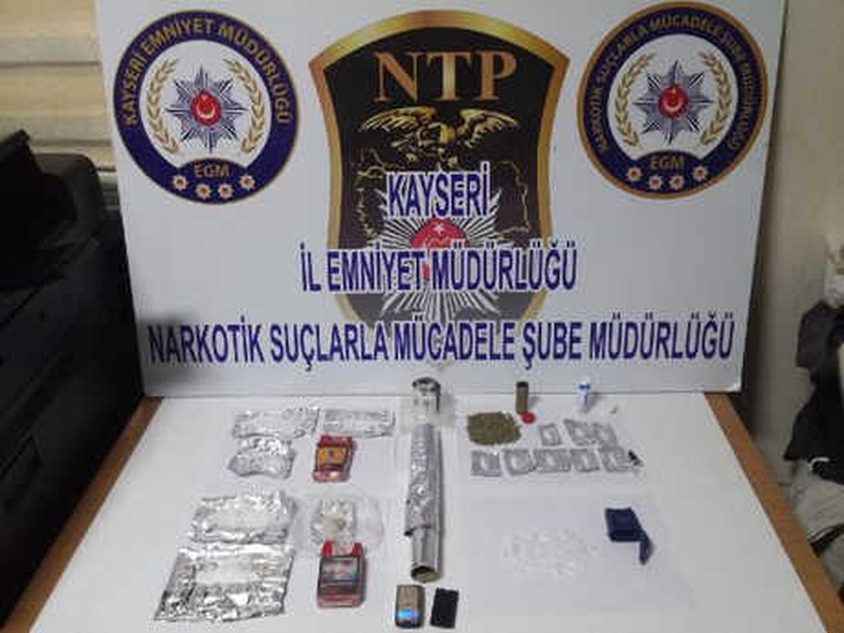 Kayseri\'de Uyuşturucu Ticaretine 3 Gözaltı