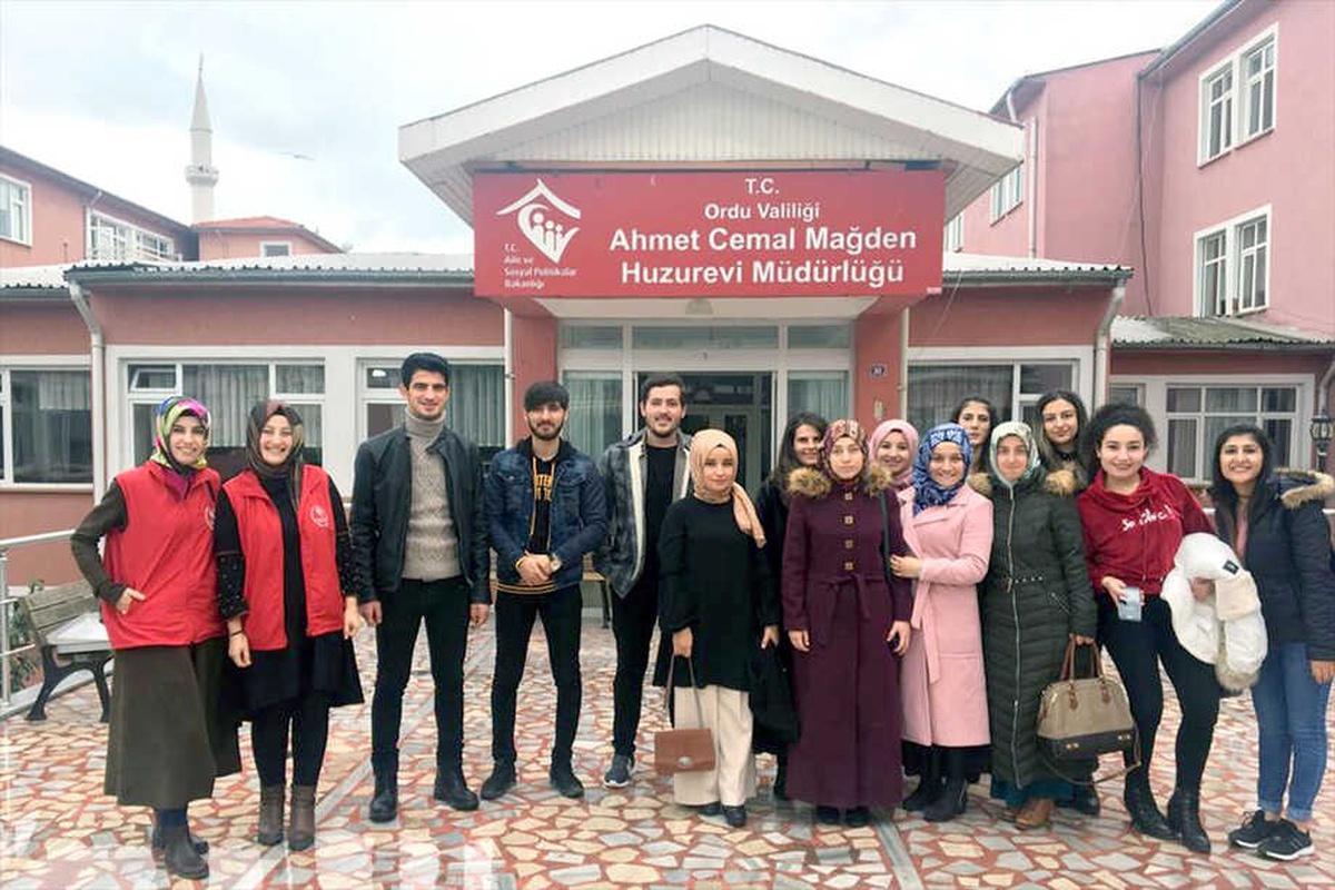 Ordu\'da Gençlerden Yaşlılara Ziyaret