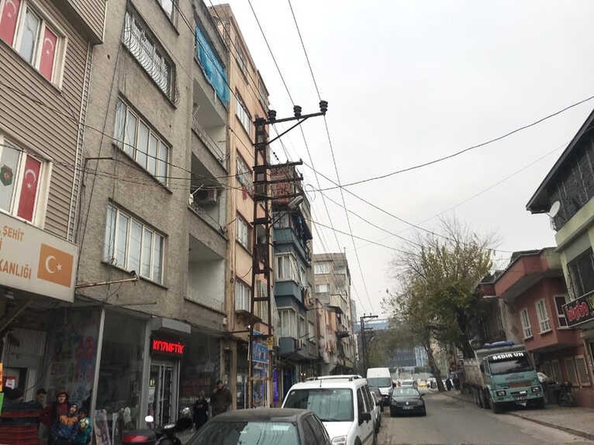 Sokak Ortasında 10 Yaşındaki Çocuğun Gözü Önünde Vuruldu