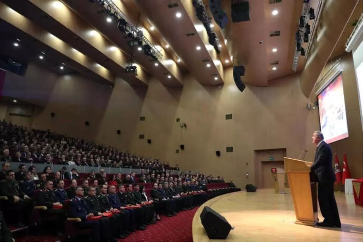 Bakan Akar: "Terör Örgütünde Çok Ciddi Bir Zafiyet, Kırılmalar Meydana Geldi"