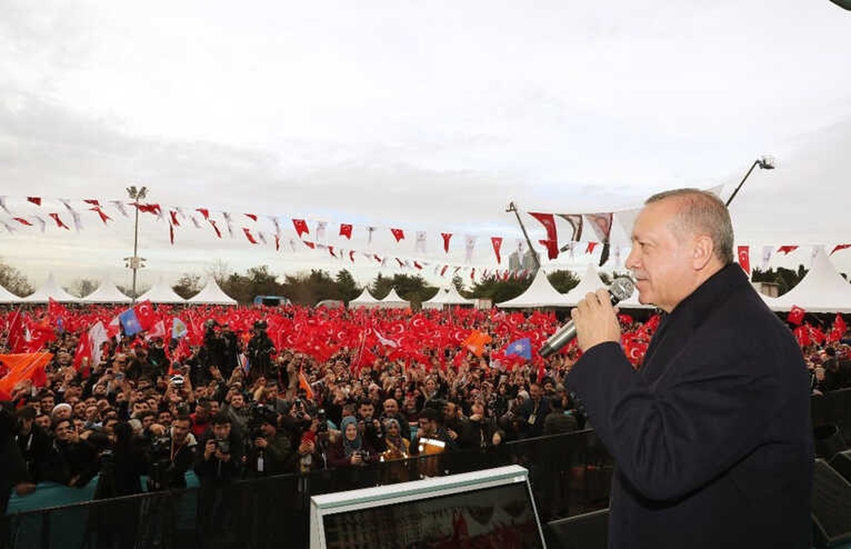 Cumhurbaşkanı Erdoğan: "Fetö\'cülere Bu Meydanların Dar Ettiysek, Yine Dar Ederiz"