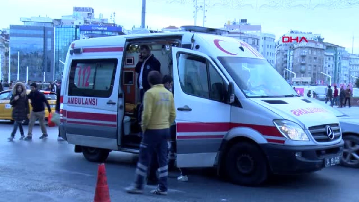 Dha İstanbul- Trabzon Taraftarı Arasındaki Arbedede 2 Polis Yaralandı