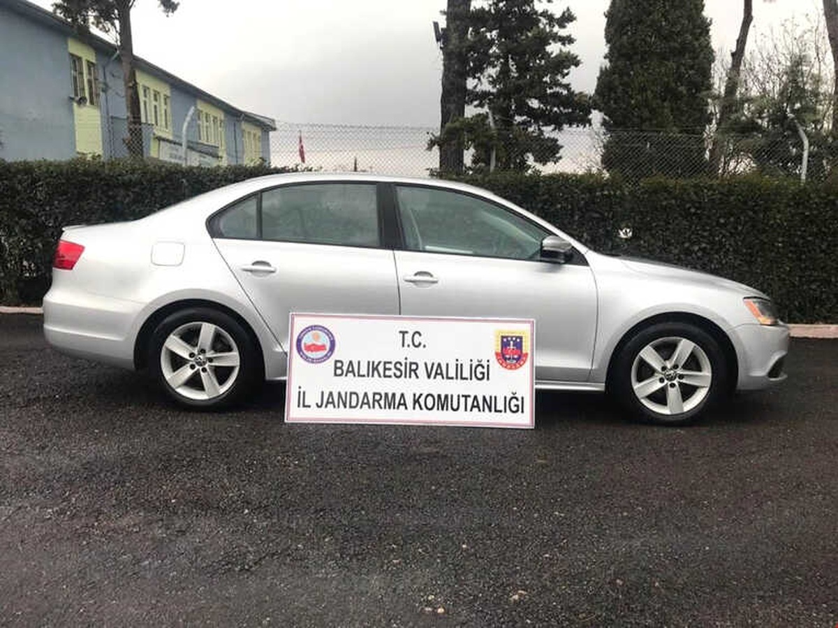 Gümrük Kaçağı Otomobil Yakalandı