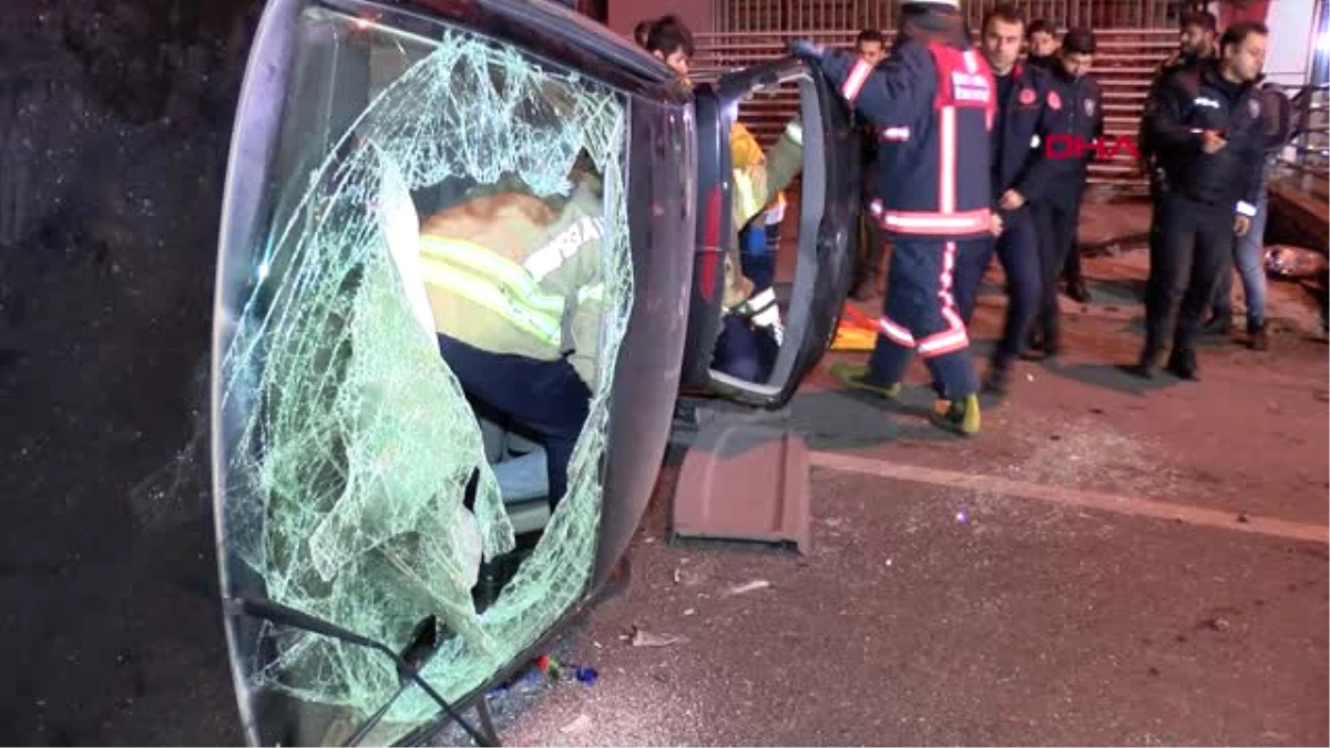 İstanbul- Beyoğlu\'nda Kaldırıma Çarpan Araç Takla Attı 1 Yaralı