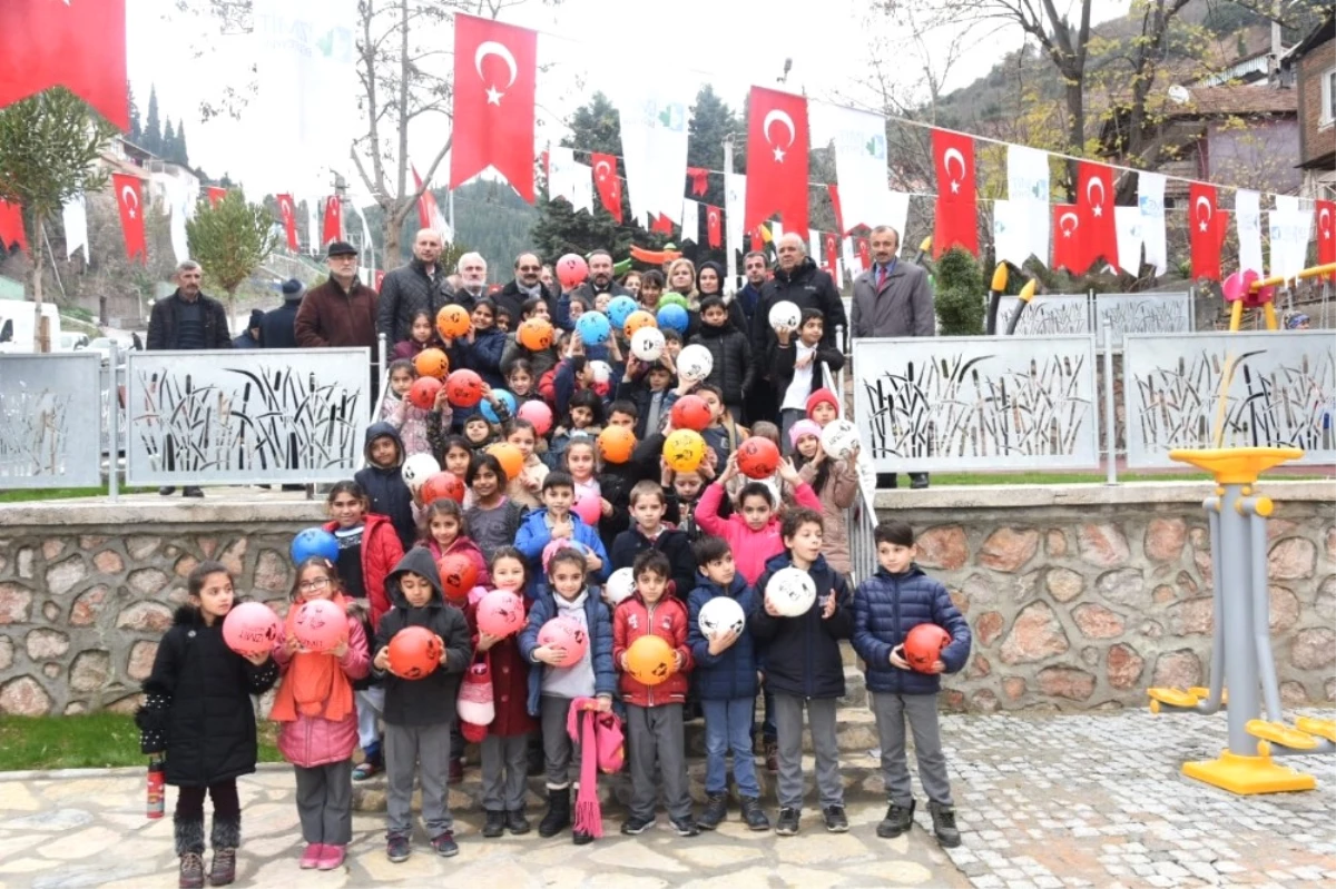 İzmit\'te Engelli Dostu Park Açıldı