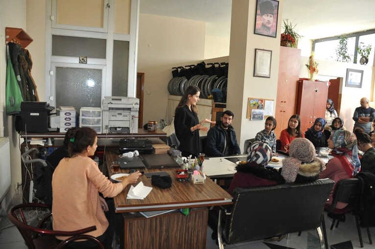 Kars Tema Vakfı\'ndan Engellilere \'Mavi Kapak\' Desteği