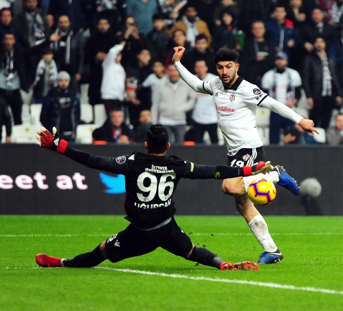 Beşiktaş 1 Puanı 90+6\'da Kurtardı