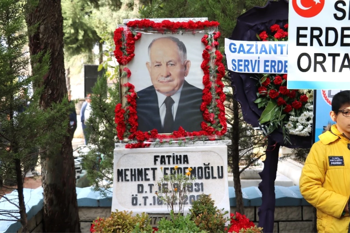 Mehmet Erdemoğlu Mezarı Başında Anıldı