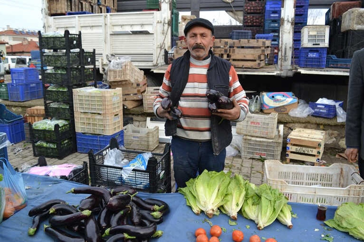 Patlıcanın Fiyatı Cep Yakıyor