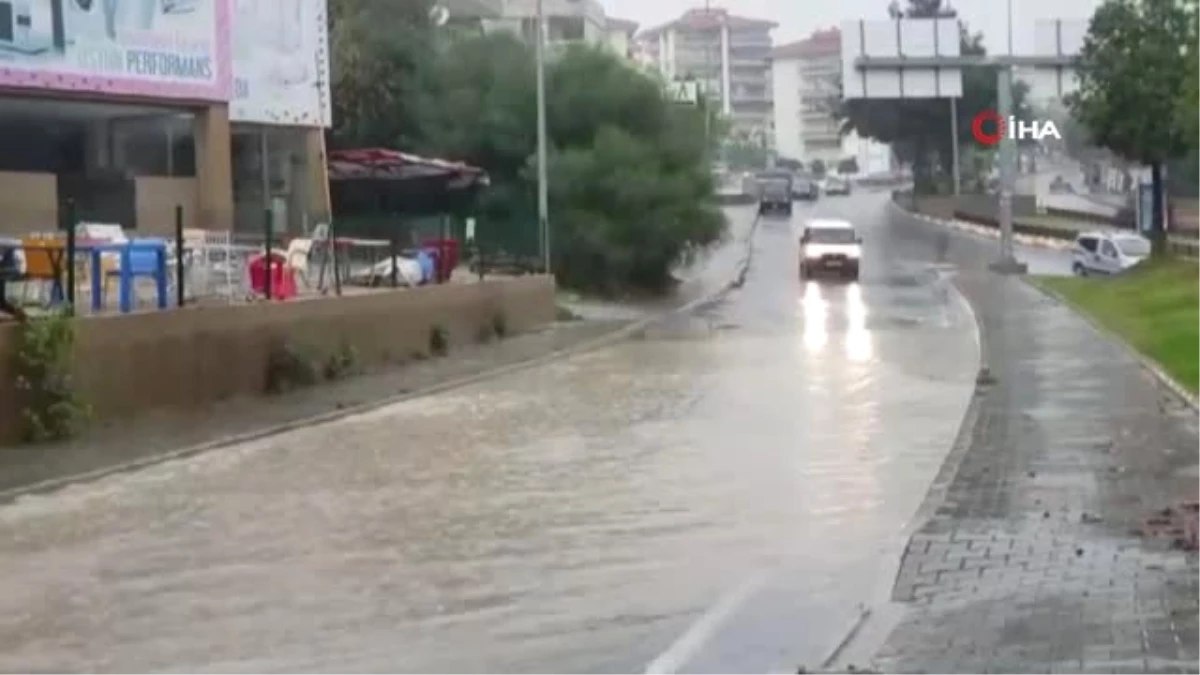 Sağanak Yağmur ve Fırtına Kuşadası\'nda Etkili Oluyor