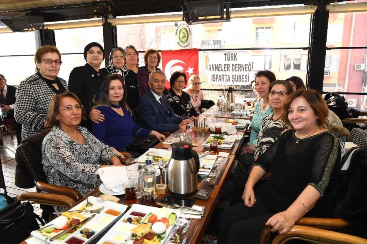 Türk Anneler Derneği Isparta Şubesi İhtiyaç Sahipleri İçin Bir Arada