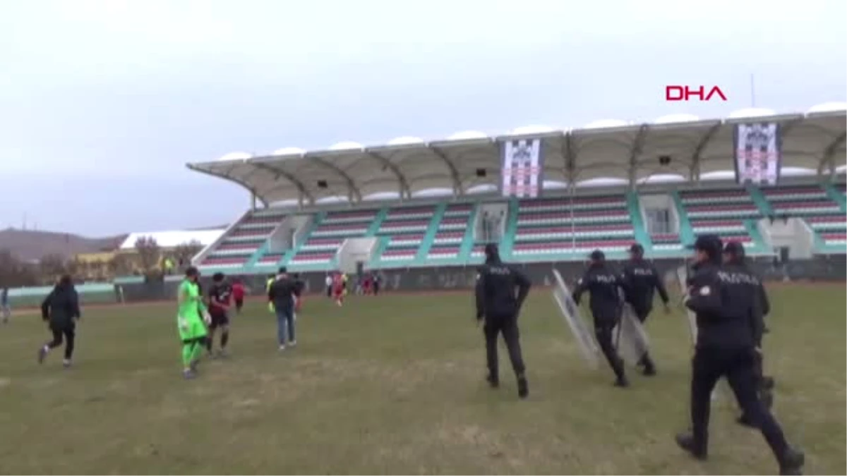 Aksaray\'da Amatör Maç Sonrası Futbolcular Kavga Etti