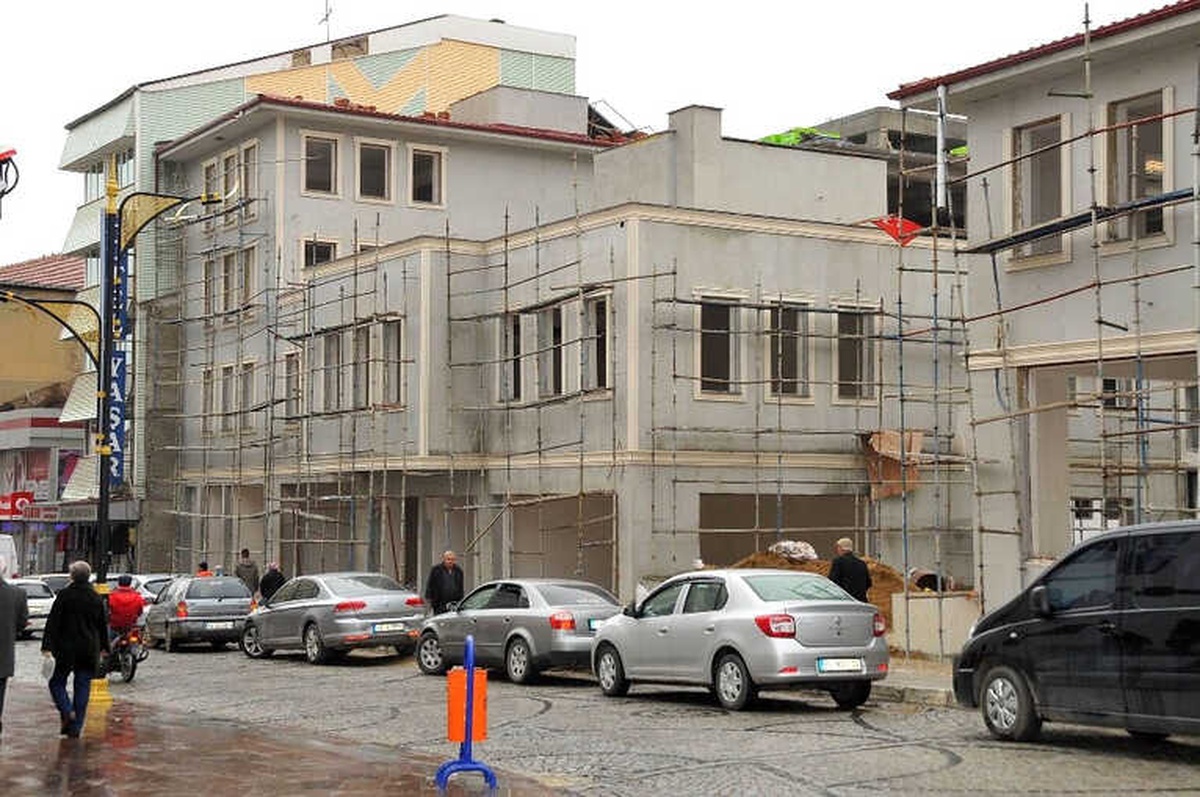 Akşehir\'de Dudu Kadın Çarşısı İnşaatı Sürüyor