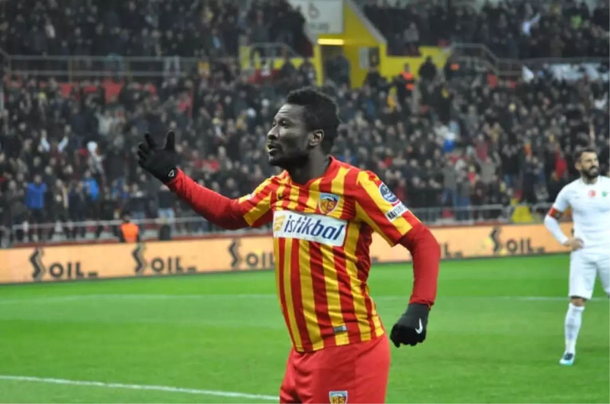 Asamoah Gyan Siftah Yaptı