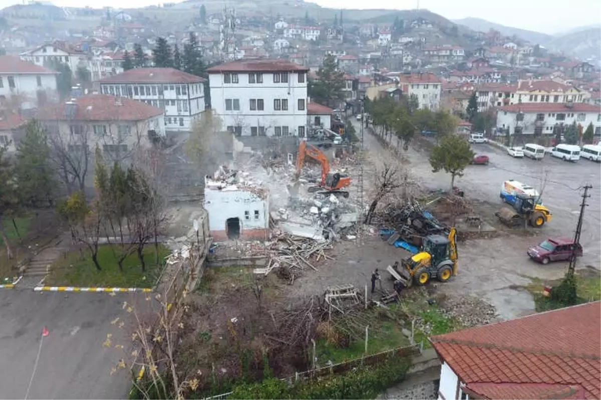 Beypazarı Belediyesinin Yeni Hizmet Binası İçin Çalışmalar Başladı