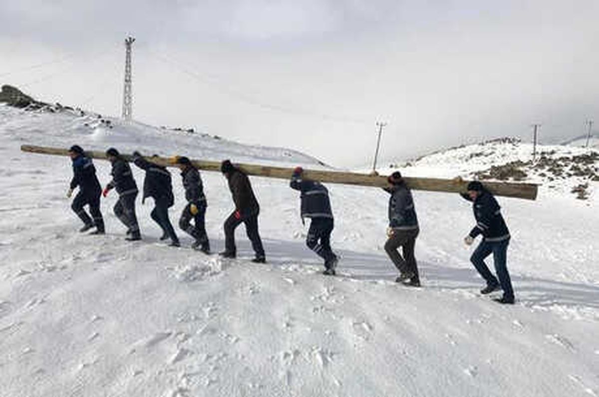 Bitlis\'te, Vedaş Ekiplerinin Zorlu Kış Mesaisi