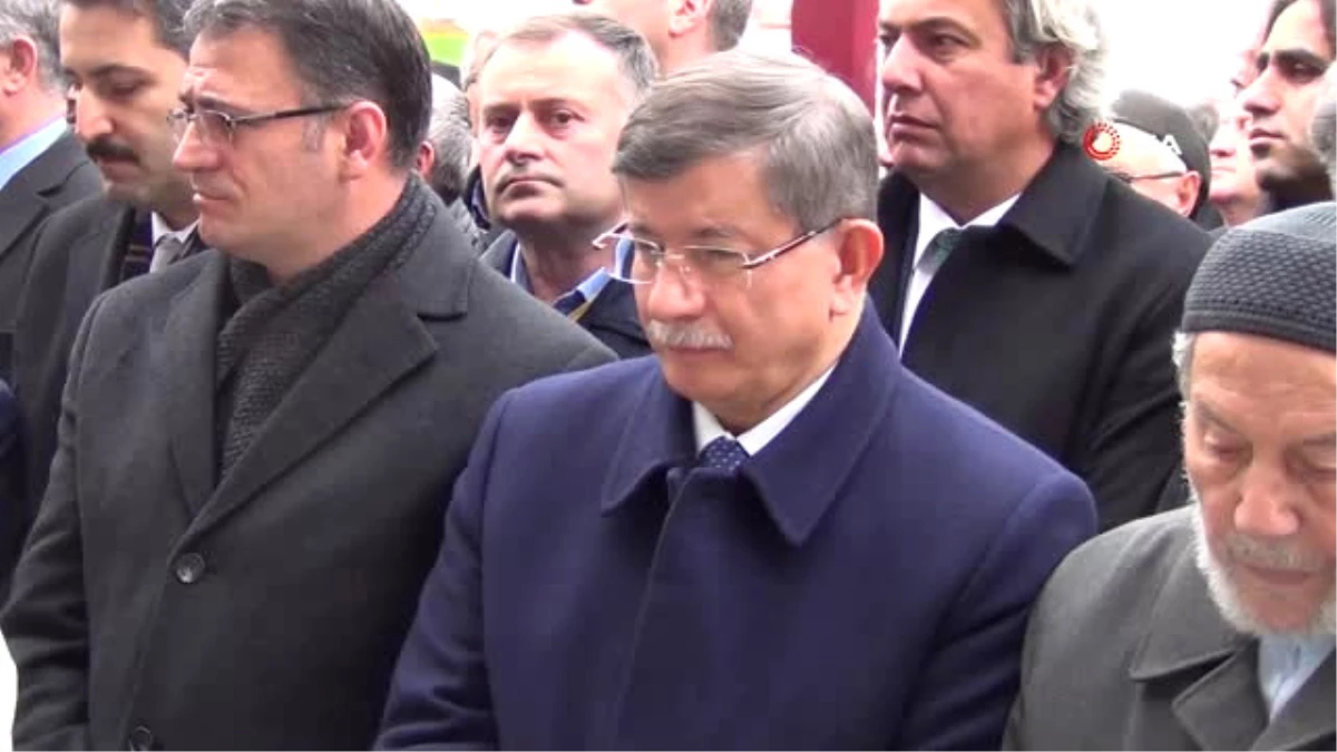 Davutoğlu Tokat\'ta Cenaze Törenine Katıldı