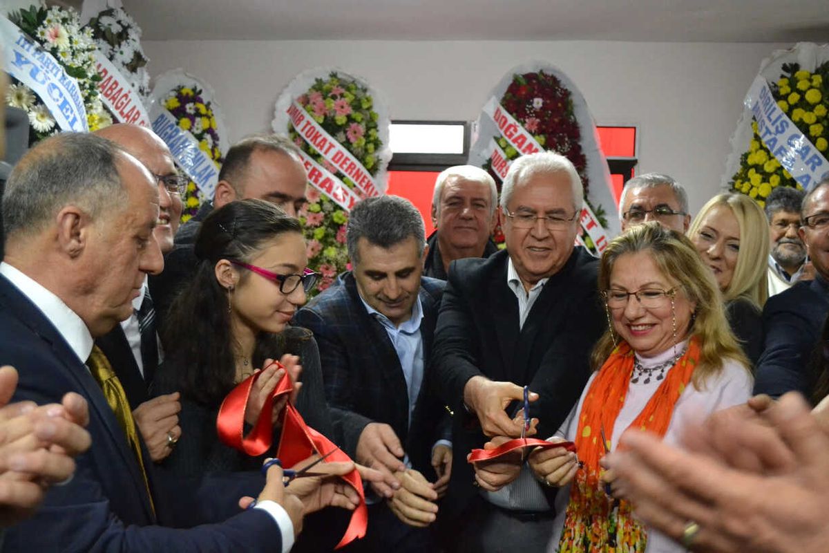 Dergü\'den Muhteşem Açılış