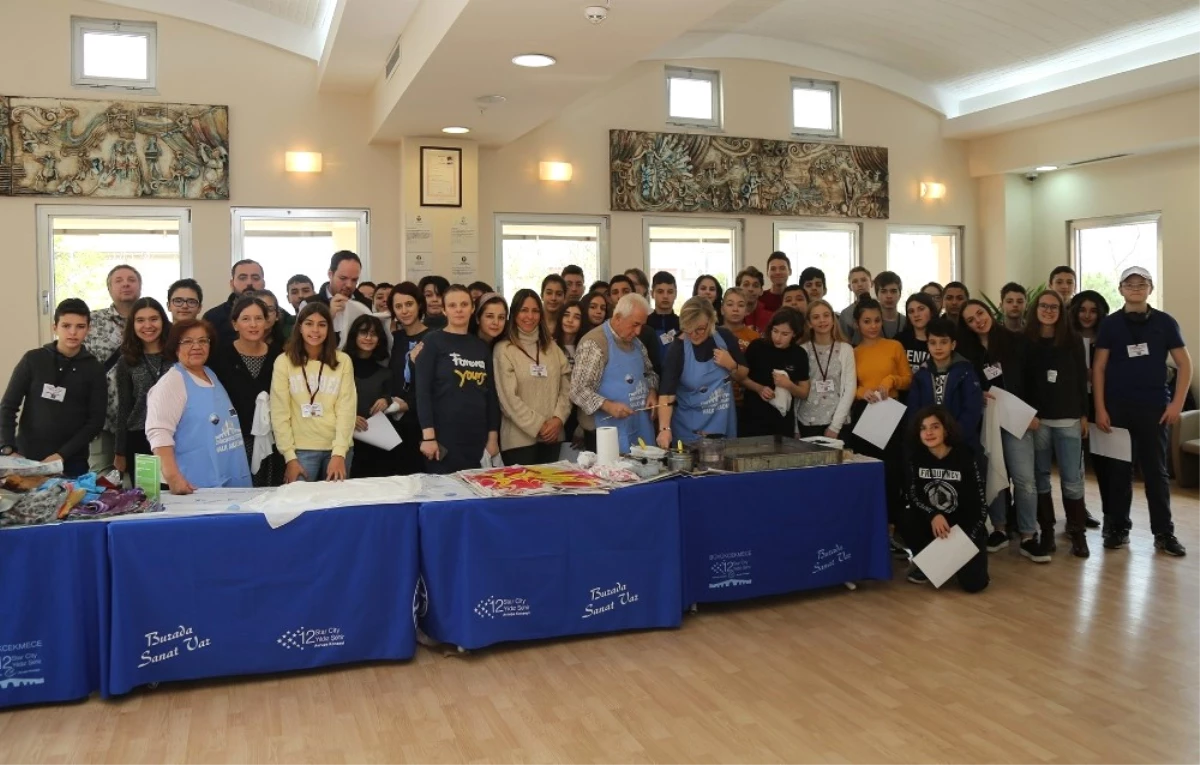 Erasmus Kapsamında Büyükçekmece\'ye Gelen Öğrenciler Ebru Sanatı ile Tanıştı